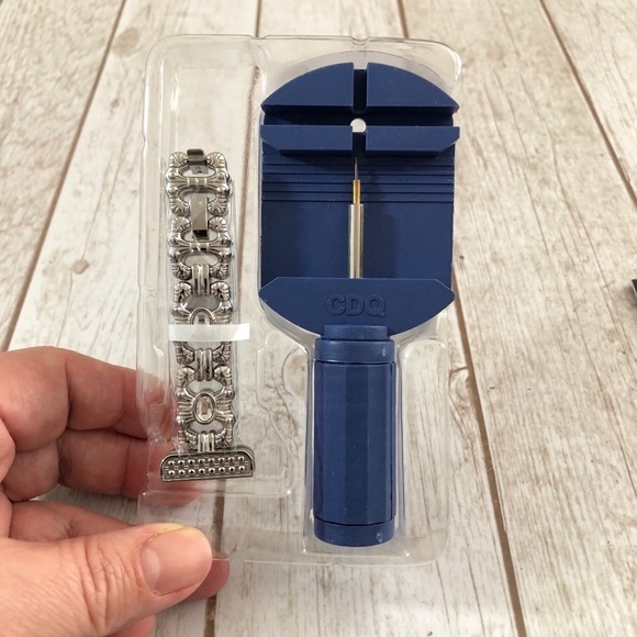 SILVERTONE Metal Rhinestone Smart Watch Band Replacement - Picture 5 of 10